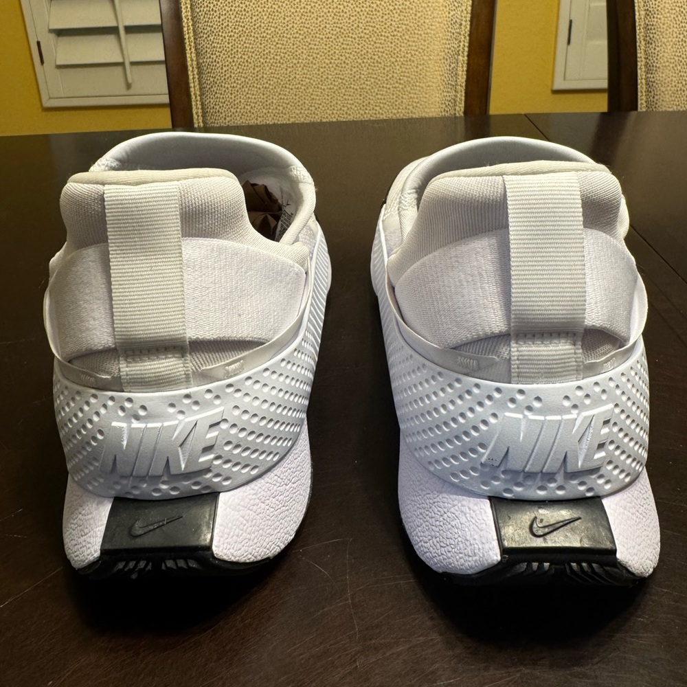 New Nike GO Flyease White Sneakers Shoes Size US 8.5 W / 7 M - Picture 9 of 13